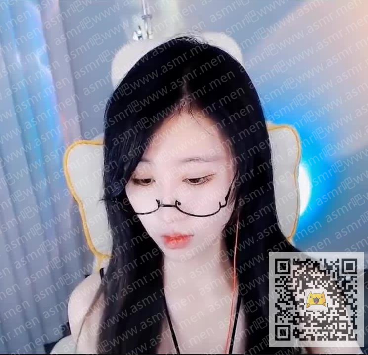 ASMR 摇晃水瓶，口腔音 _ 林岁岁n录像