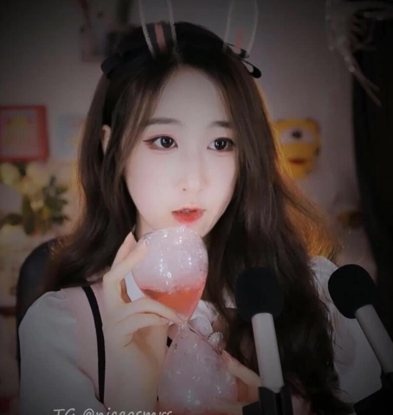 虎牙绮夏最新ASMR福利摇晃水瓶