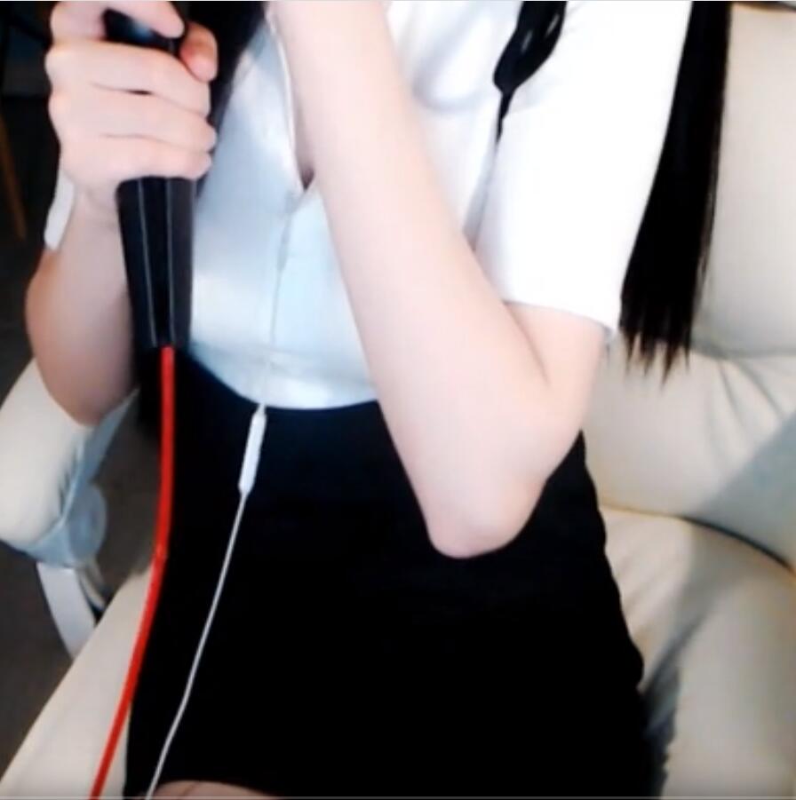 11064151.jpg 婉儿别闹5月更新真实录制《直播时偷偷干坏事》